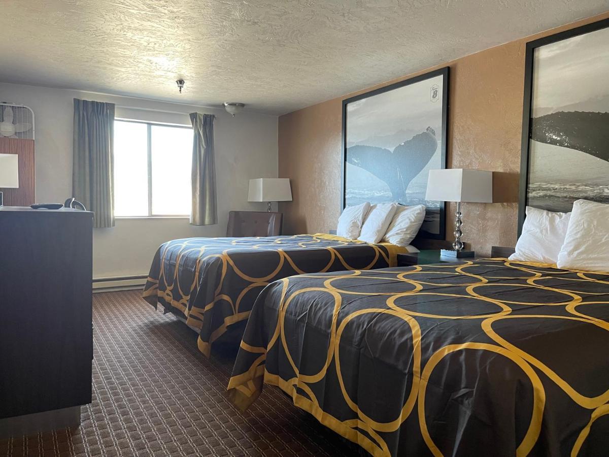 ซูเปอร์ 8 บาย วินด์แฮม เคตชิคาน Hotel ภายนอก รูปภาพ