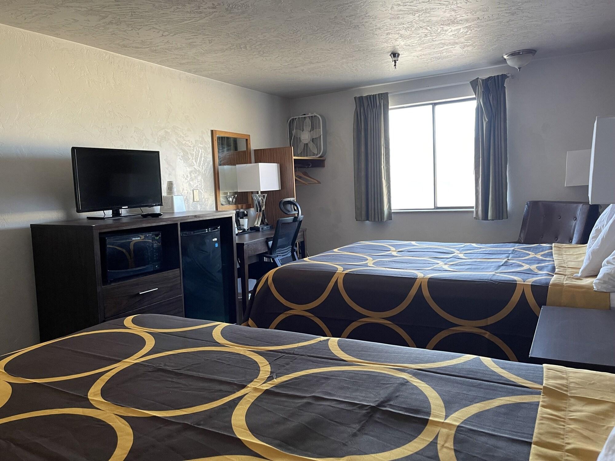 ซูเปอร์ 8 บาย วินด์แฮม เคตชิคาน Hotel ภายนอก รูปภาพ