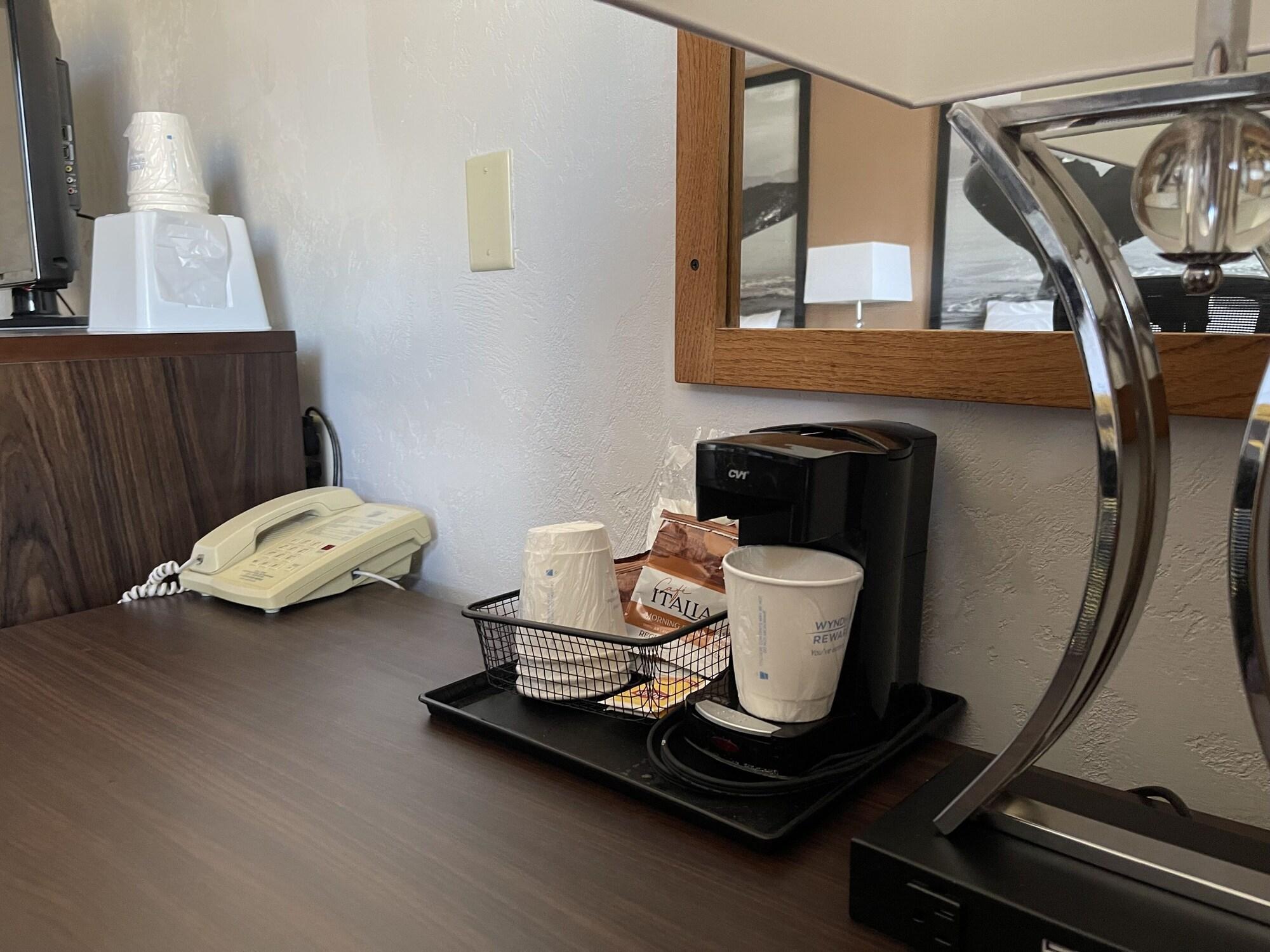 ซูเปอร์ 8 บาย วินด์แฮม เคตชิคาน Hotel ภายนอก รูปภาพ