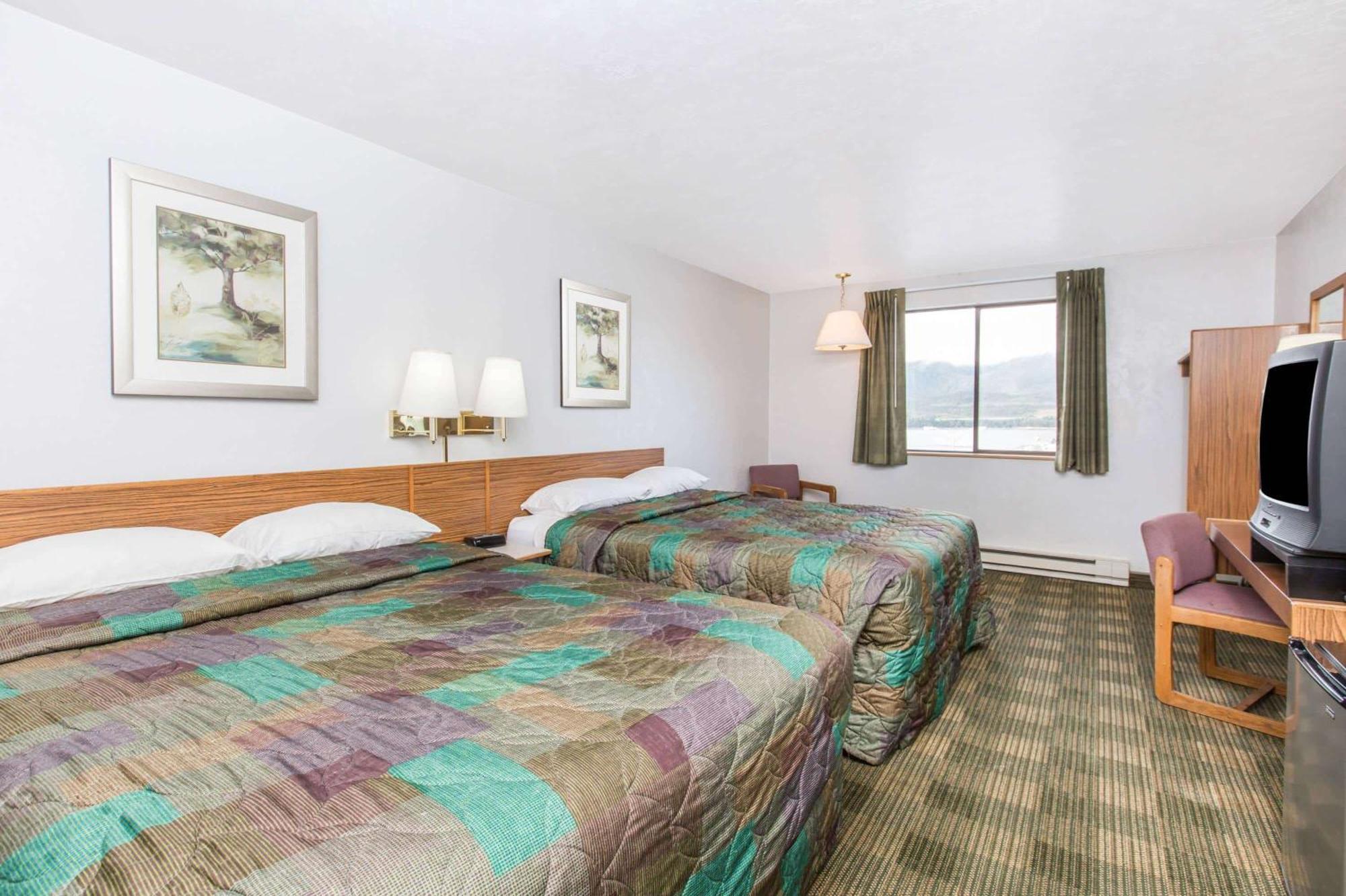 ซูเปอร์ 8 บาย วินด์แฮม เคตชิคาน Hotel ภายนอก รูปภาพ